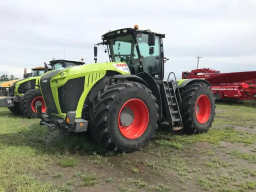 [Manitoba, Canada] 2022 CLAAS XERION 4500 TRAC 